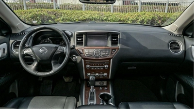 Nissan Pathfinder 4WD-5