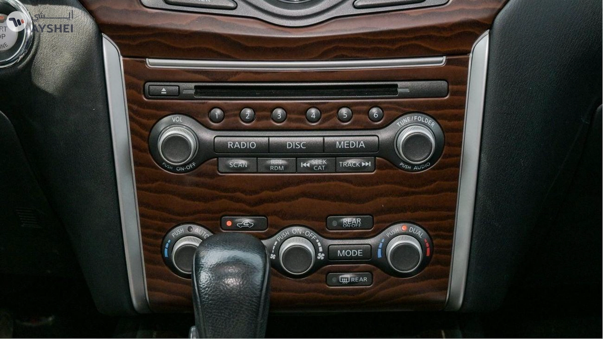 Nissan Pathfinder 4WD-7-7