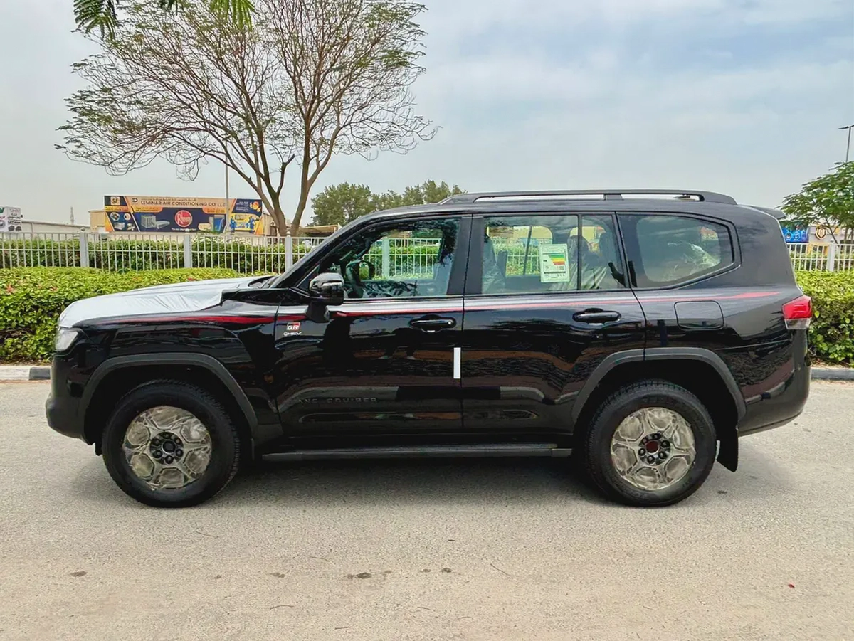 TOYOTA LAND CRUISER GR 3.5L HEV 2025