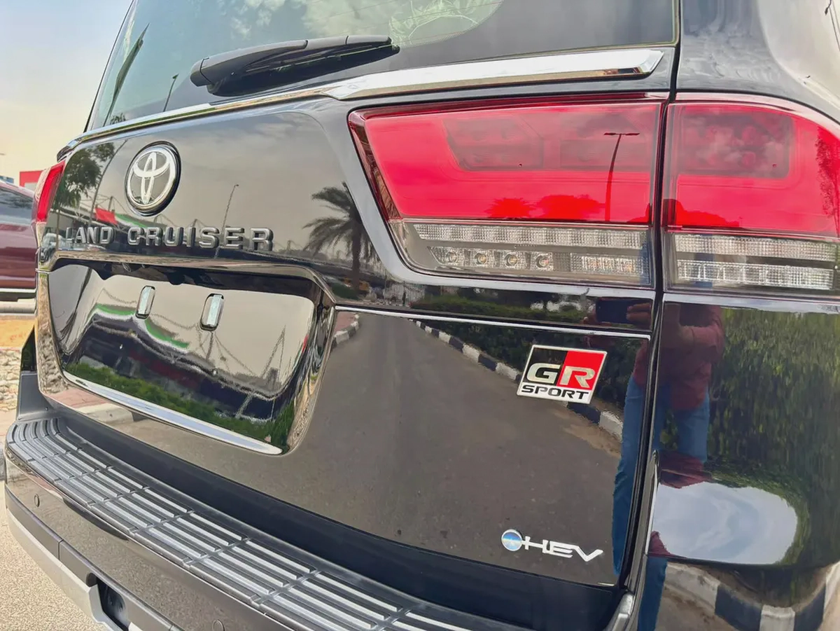 TOYOTA LAND CRUISER GR 3.5L HEV 2025