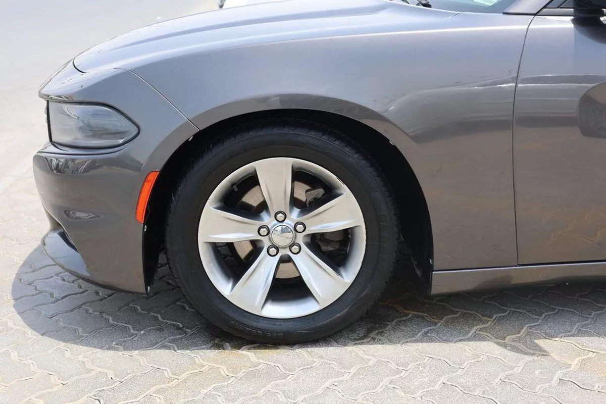Used Dodge Charger 3.6L SXT Mid Option 2015-4-4