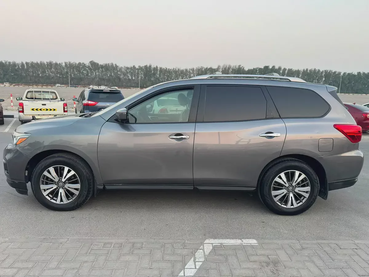 Nissan Pathfinder SL 4WD | American Spec | Model 2017 | 153,130 KM Looking for a spacious, comfortab-3-3