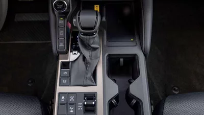 Toyota Prado ADVENTURE TOYOTA PRADO 250 2.4P AT FIRST EDITION MY2024 – WHITE-10