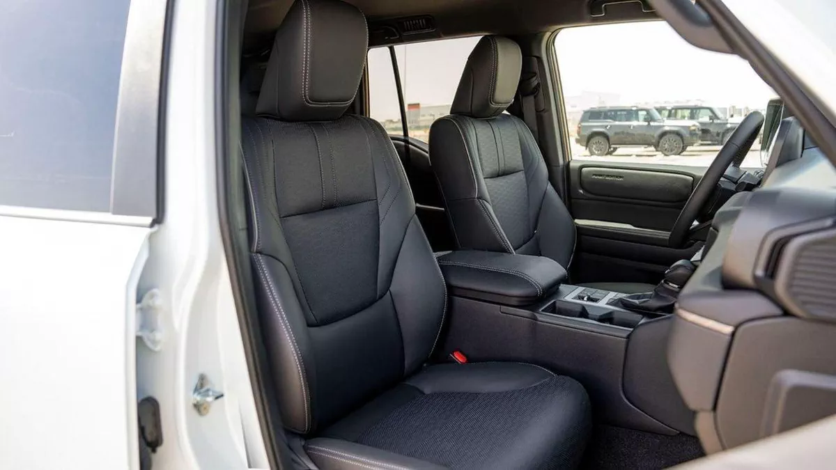 Toyota Prado ADVENTURE TOYOTA PRADO 250 2.4P AT FIRST EDITION MY2024 – WHITE-14-0