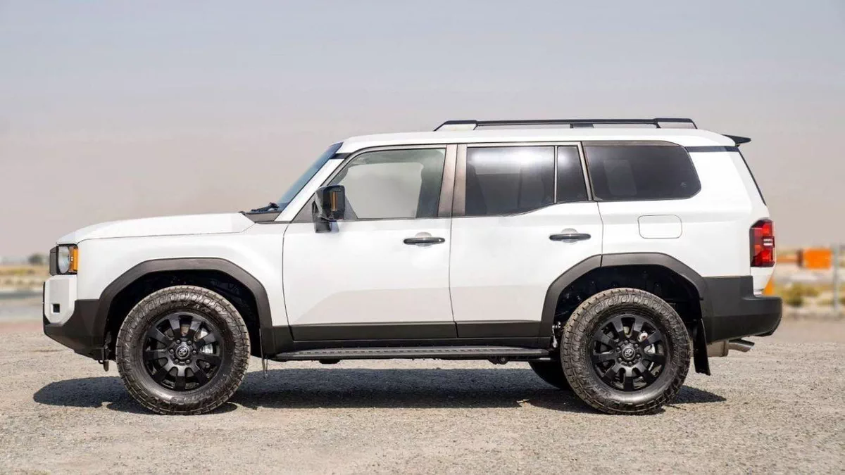 Toyota Prado ADVENTURE TOYOTA PRADO 250 2.4P AT FIRST EDITION MY2024 – WHITE-3-0