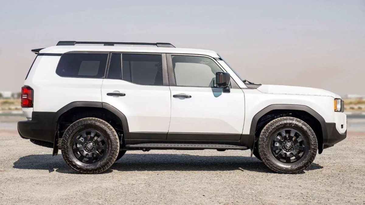 Toyota Prado ADVENTURE TOYOTA PRADO 250 2.4P AT FIRST EDITION MY2024 – WHITE-5-0