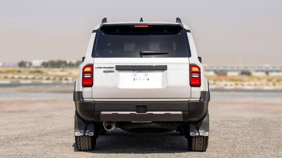 Toyota Prado ADVENTURE TOYOTA PRADO 250 2.4P AT FIRST EDITION MY2024 – WHITE-7-0