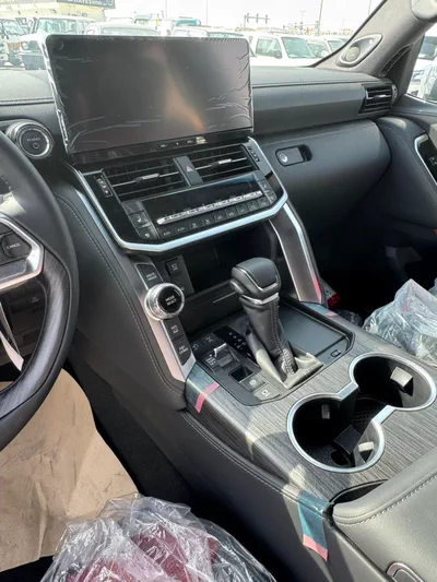 Toyota Land Cruiser VXR 3.5L HYBRID GCC-10