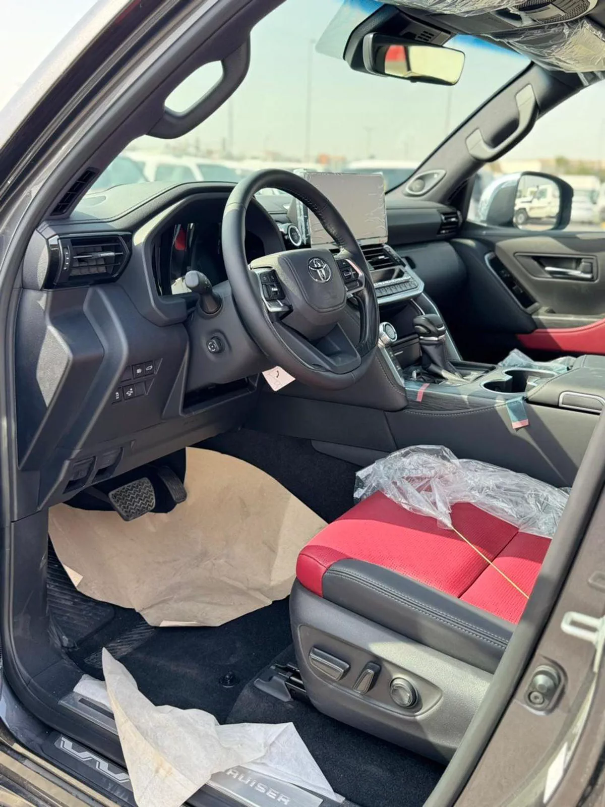Toyota Land Cruiser VXR 3.5L HYBRID GCC-9-0