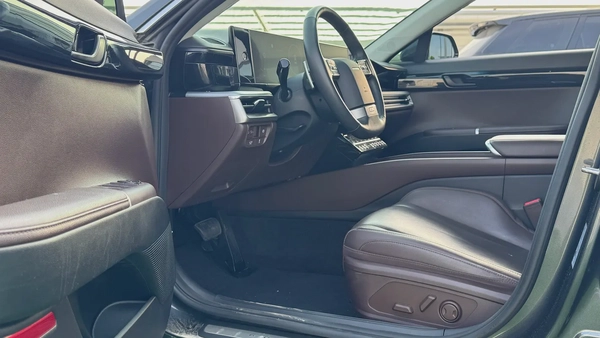 Hyundai Azera Premium 2023 - Korean Specs - Excellent Condition