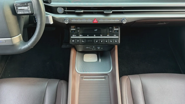 Hyundai Azera Premium 2023 - Korean Specs - Excellent Condition