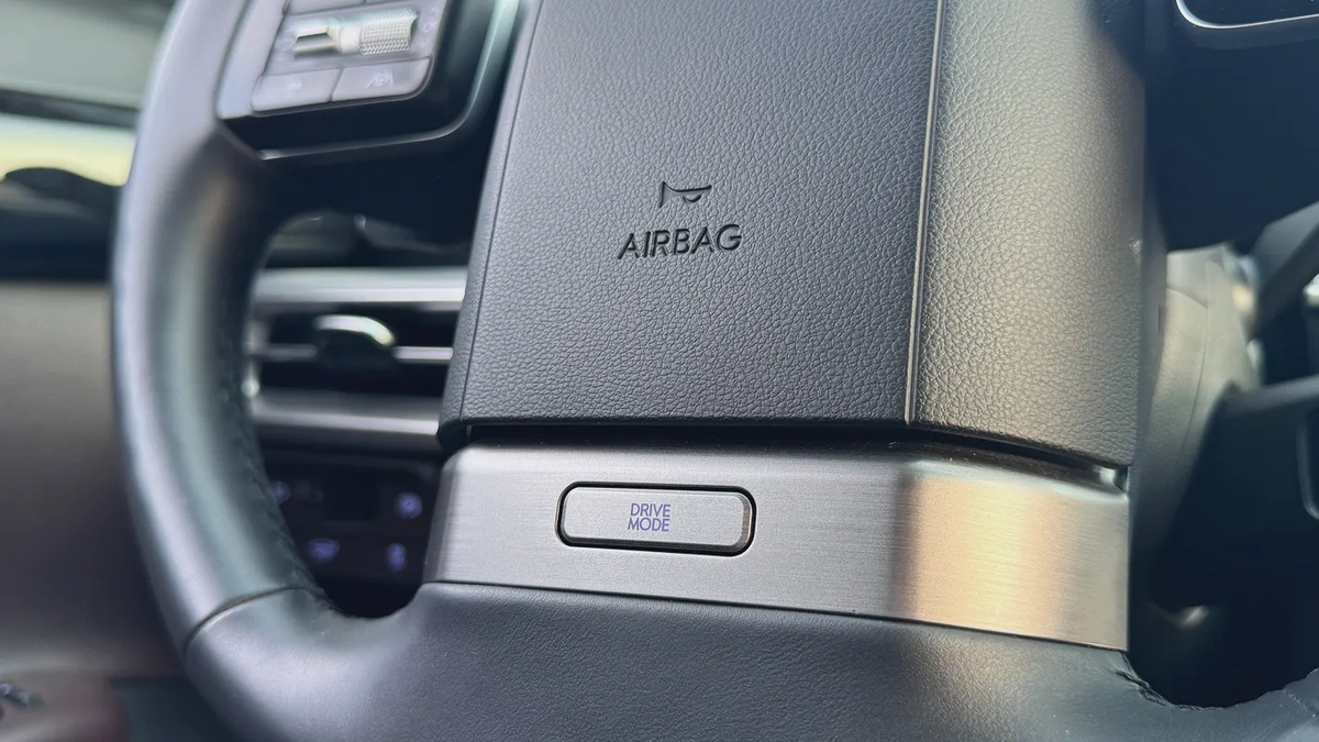 Hyundai Azera Premium 2023 - Korean Specs - Excellent Condition-9-9