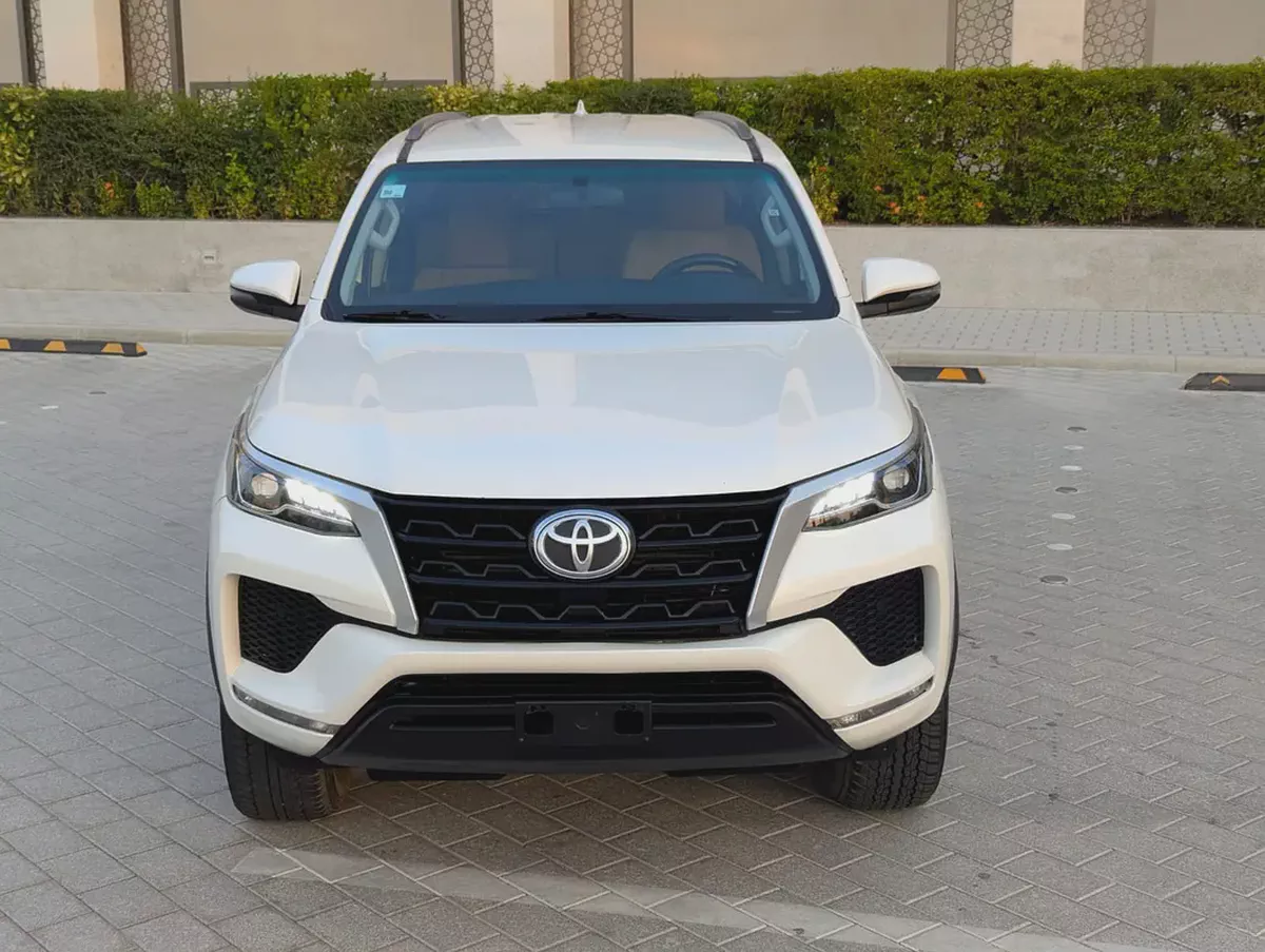 Toyota Fortuner 2022 Diesel V4 2.8L GCC Specs Excellent Condition-2-2