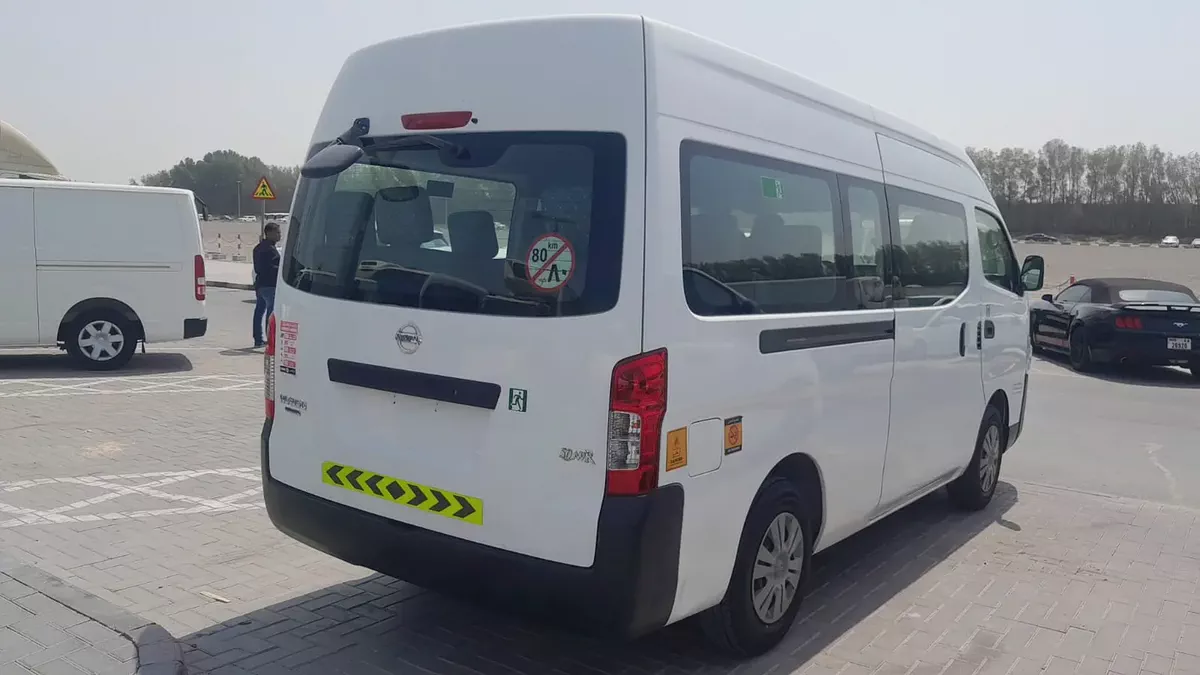 Nissan Urvan NV350 2020 GCC Specs - Reliable Commercial Van-4-4