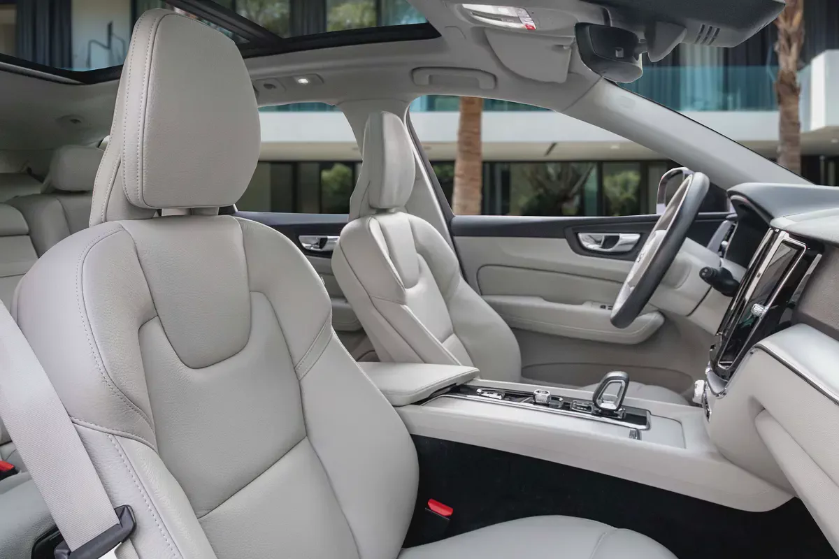1,959 P.M |  XC60 B5 Momentum | 0% Downpayment | Warranty!-10-10