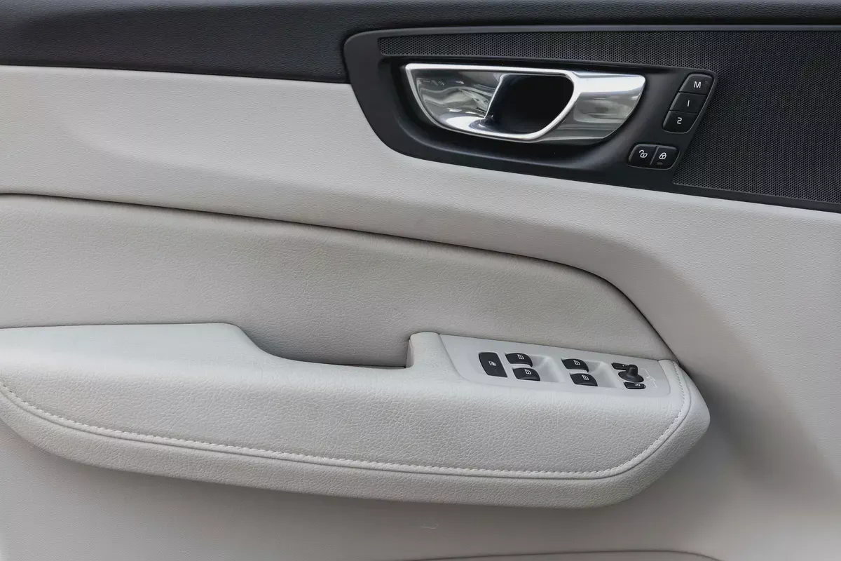 1,959 P.M |  XC60 B5 Momentum | 0% Downpayment | Warranty!-12-12