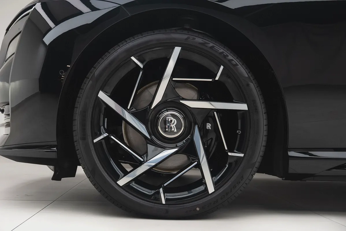 2026 ROLLS ROYCE SPECTRE | BLACK BADGE | FULL OPTION |-5-5