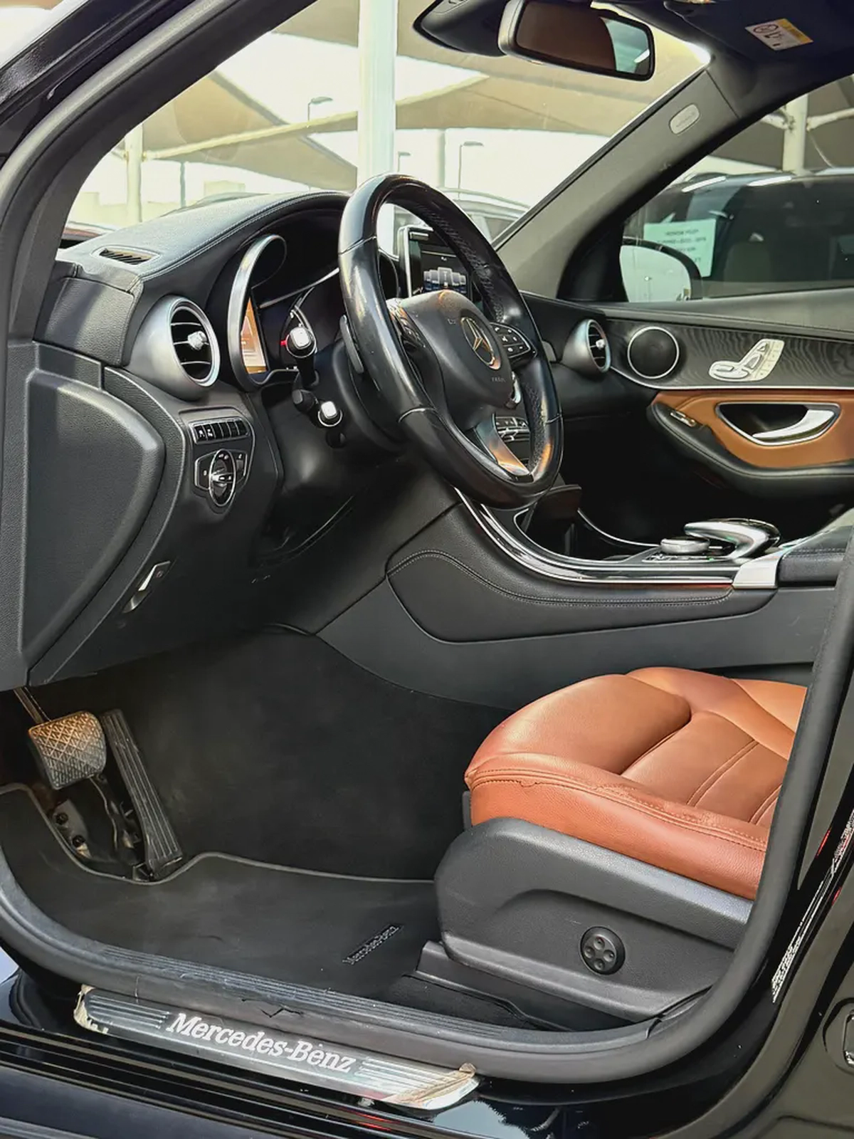 (2016) MERCEDES// GLC250// FULL OPTION//GCC//EXCELLENT CONDITION//-10-10