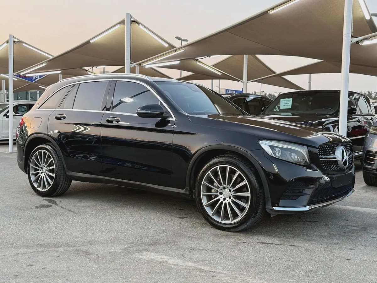 (2016) MERCEDES// GLC250// FULL OPTION//GCC//EXCELLENT CONDITION//-4-4