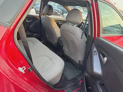 Hyundai tucson 2013 red color GCC calen car-5