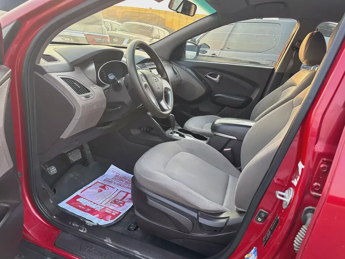 Hyundai tucson 2013 red color GCC calen car-9-9