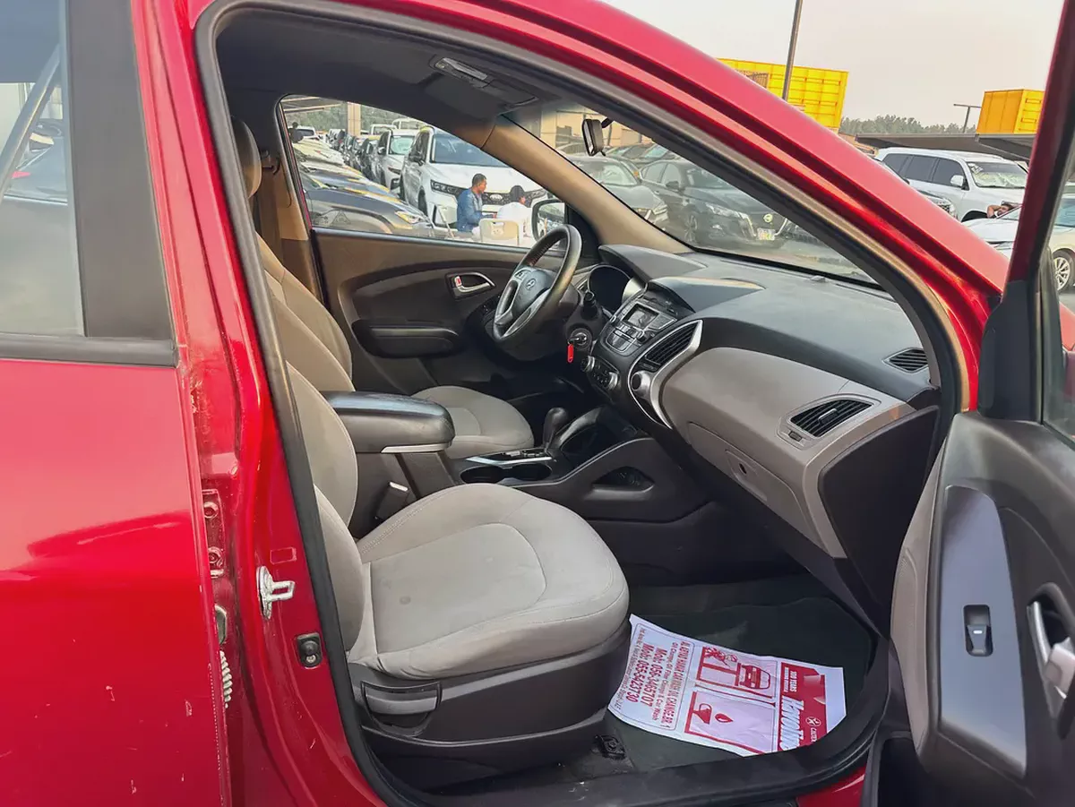 Hyundai tucson 2013 red color GCC calen car-7-7