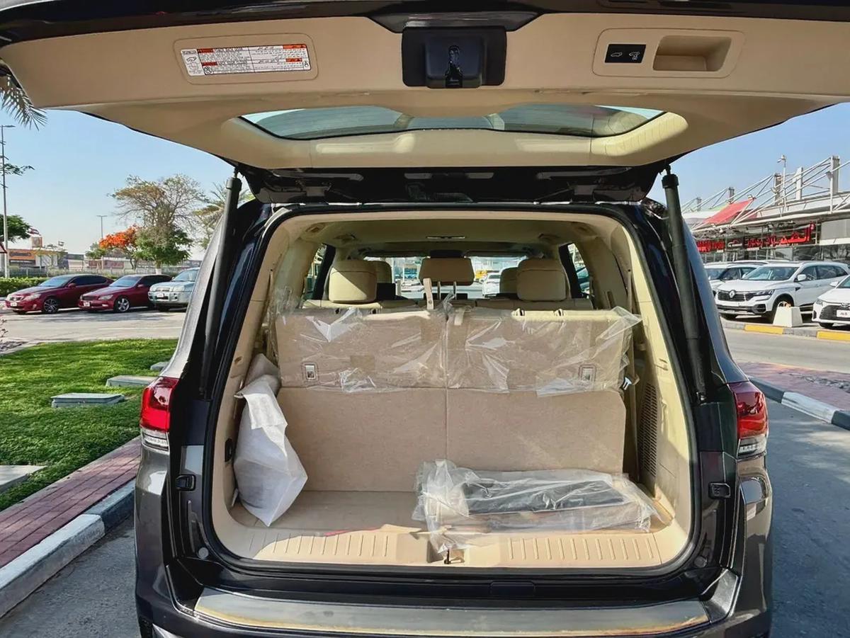 Toyota Land Cruiser VXR 4.0 2025 - GCC Specs - Brand New-7-7