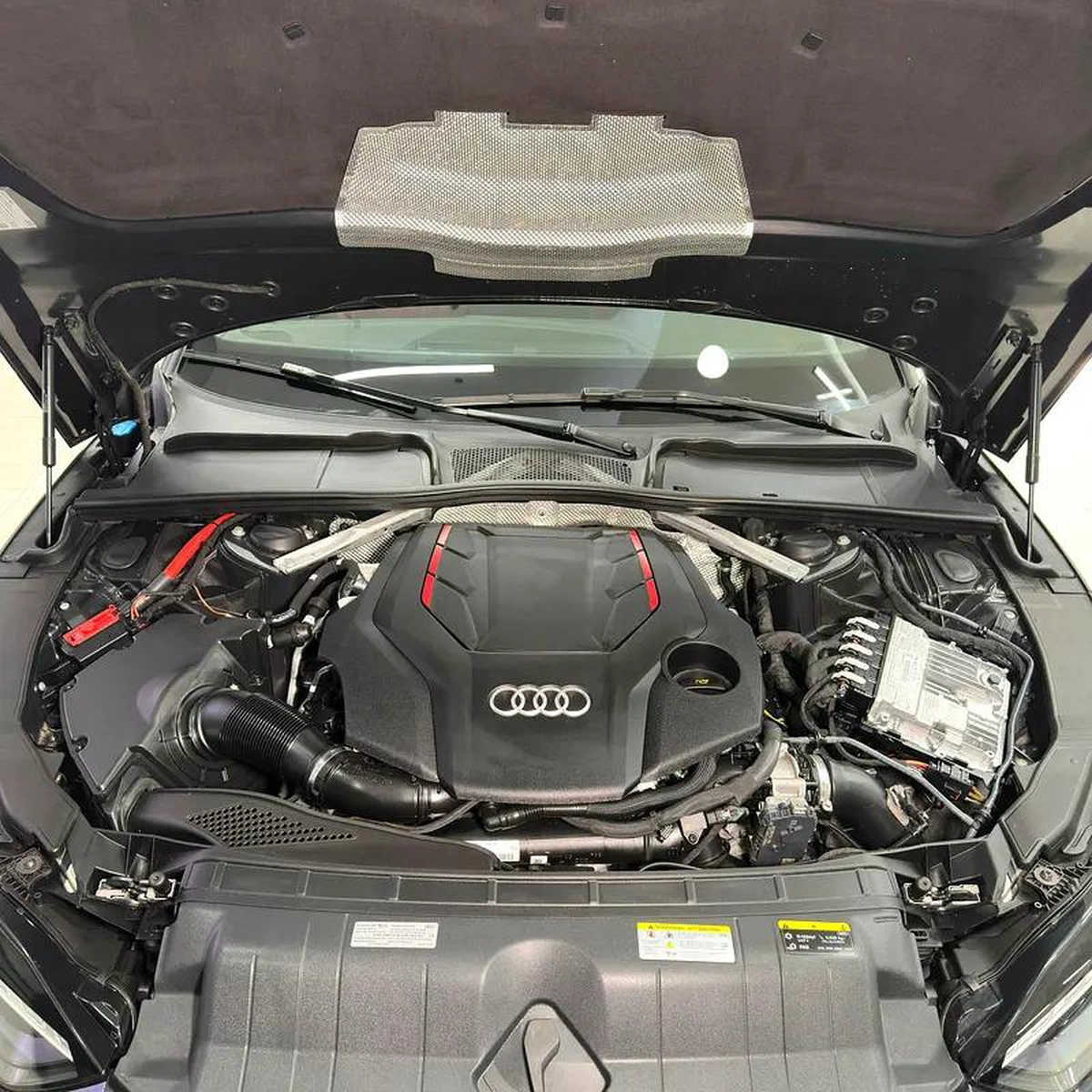 2025 Audi S5 QUATTRO-8-8
