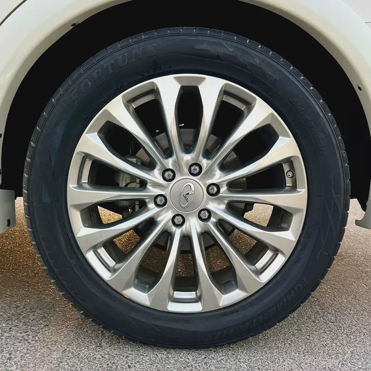 Pristine Infiniti QX80 Luxury 2016 | GCC Specs | Full Service History-8-8