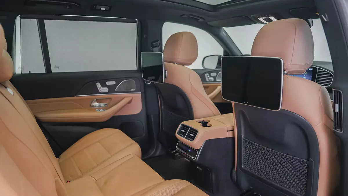2024 Mercedes-Benz GLS 450 4MATIC Premium Plus | Mercedes-Benz Warranty & Service December 2028-4-4