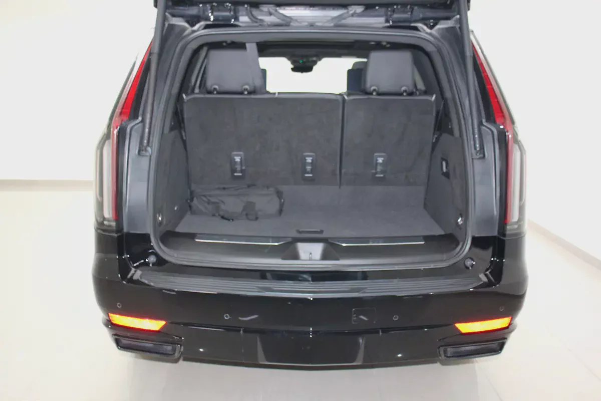 2023 Cadillac Escalade Sport Full Options - GCC Specs - Pristine Condition-4-4