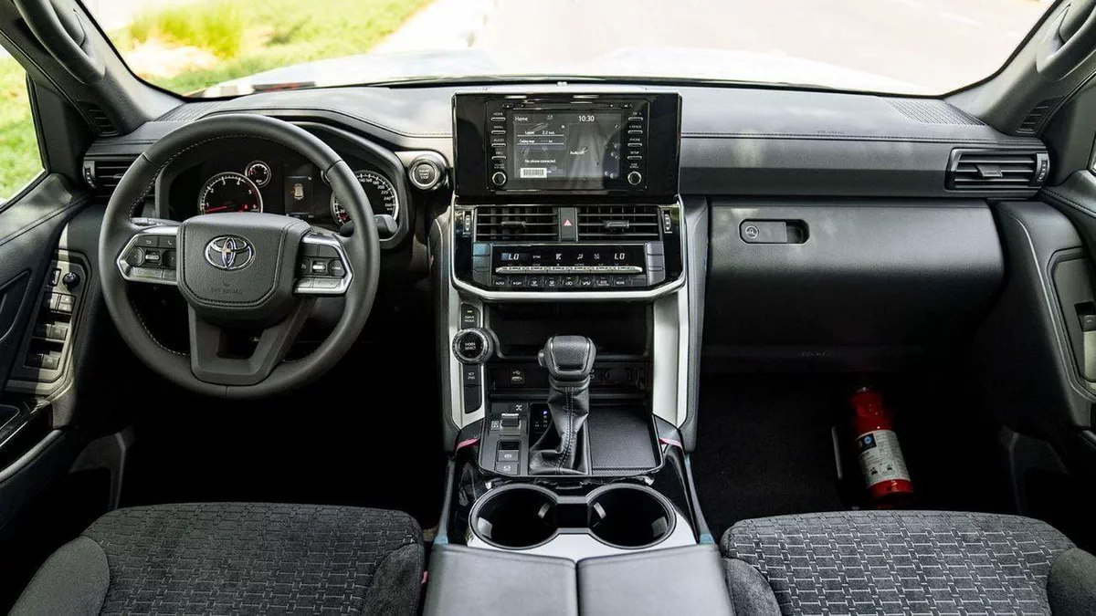 Toyota Land Cruiser GXR LC GXR 3.3D\(LHD) TOYOTA LAND CRUISER LC300 GXR 3.3D AT MY2025 – BLACK-10-0