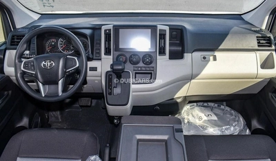 Toyota Hiace Cargo Van-10