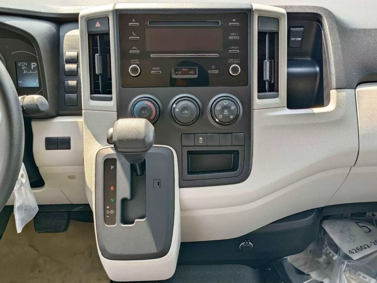 Toyota Hiace TOYOTA HIACE CARGO LOW ROOF || 3.5L PETROL A/T V6 (CODE # HCLRAE)-14-0
