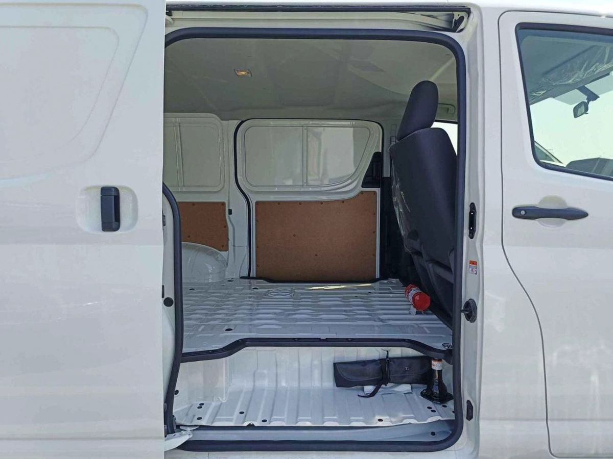 Toyota Hiace TOYOTA HIACE CARGO LOW ROOF || 3.5L PETROL A/T V6 (CODE # HCLRAE)-20-0