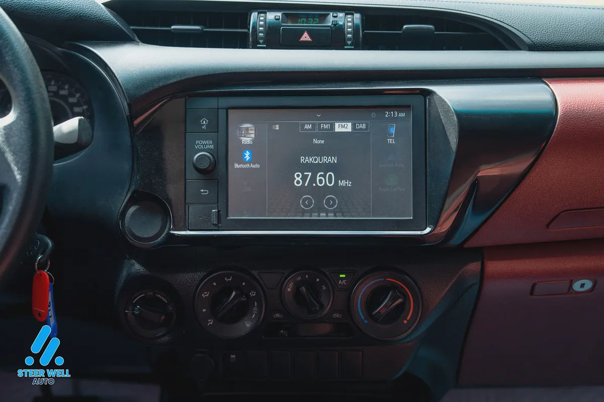 2022 Toyota Hilux GL 2.7L Automatic Dual Cab Pickup | GCC Specs | Four Wheel Drive-9-9