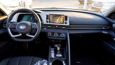 HYUNDAI ELANTRA 1.5L PETROL CHINESE SPECS 2025 MODEL-5
