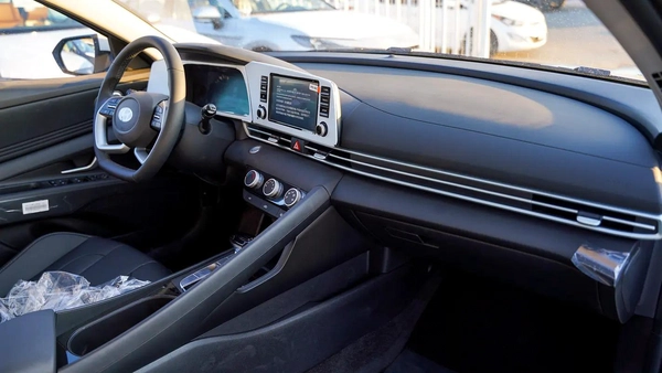 HYUNDAI ELANTRA 1.5L PETROL CHINESE SPECS 2025 MODEL