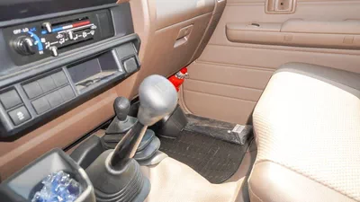 Toyota Land Cruiser Pick Up-11