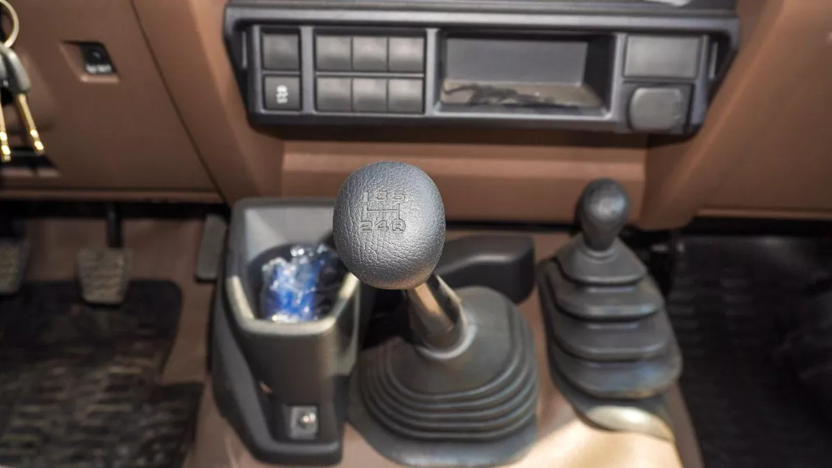 Toyota Land Cruiser Pick Up-10-0