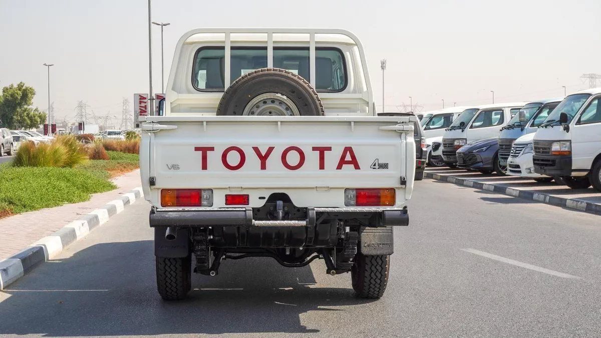 Toyota Land Cruiser Pick Up-24-0