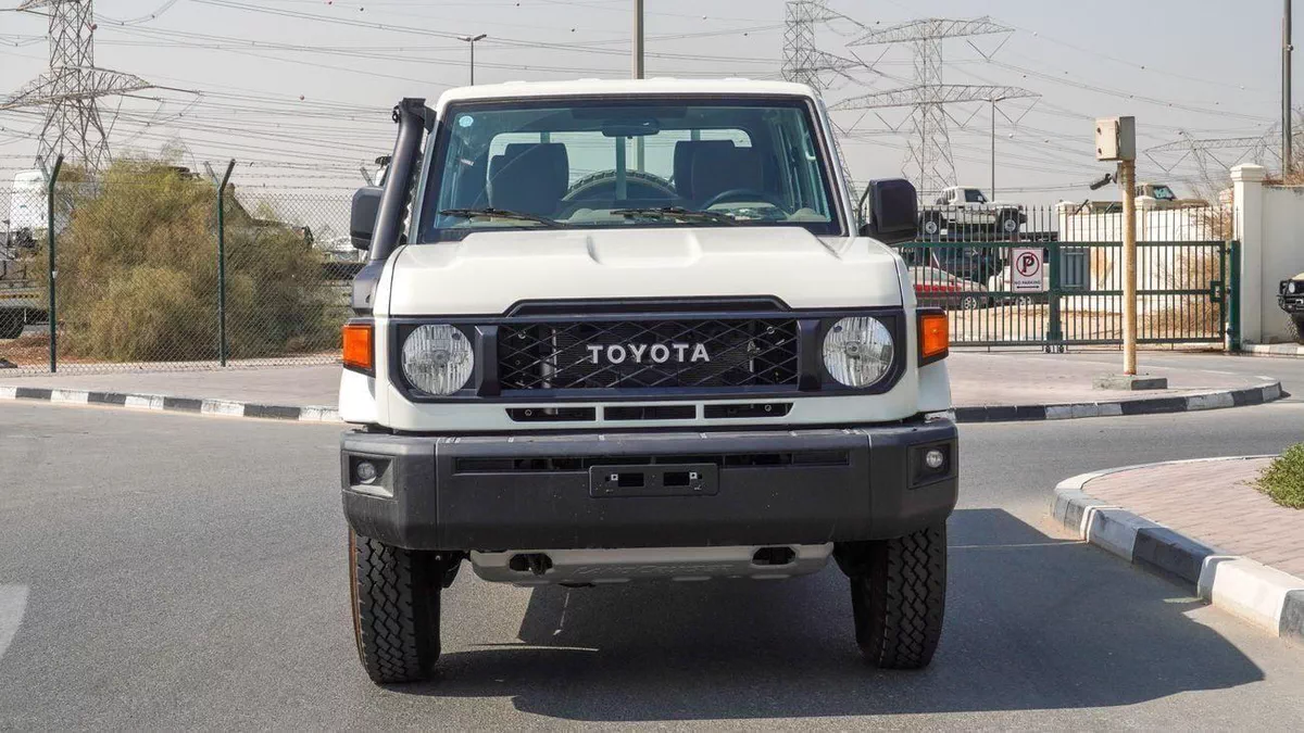 Toyota Land Cruiser Pick Up-1-0