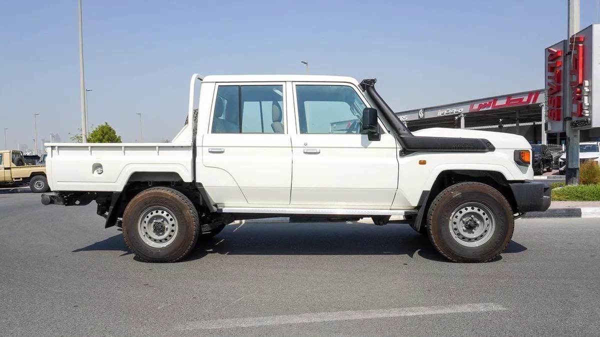 Toyota Land Cruiser Pick Up-3-0