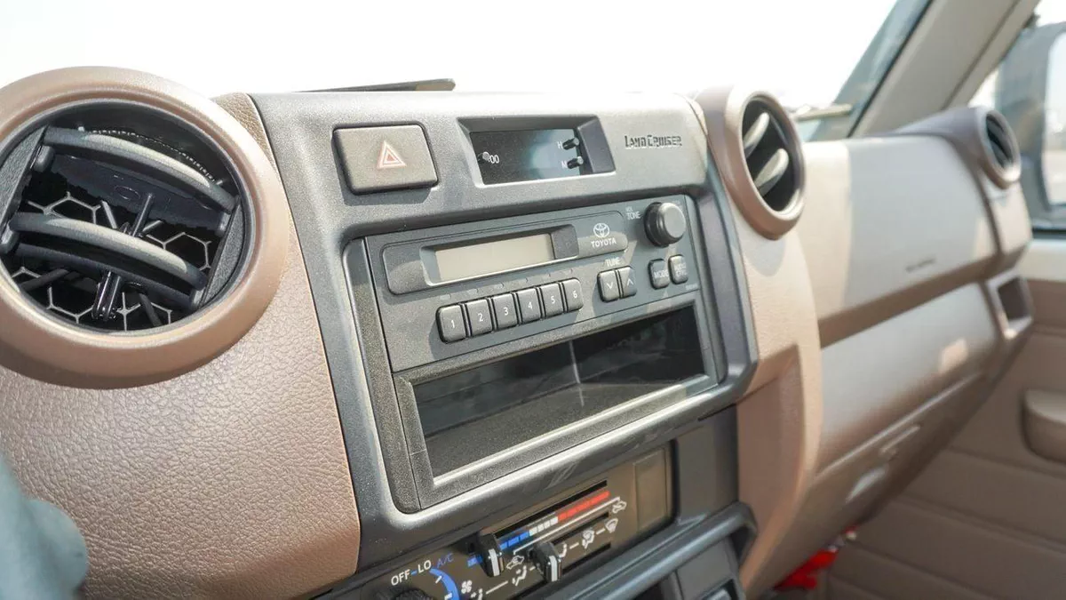 Toyota Land Cruiser Pick Up-6-0