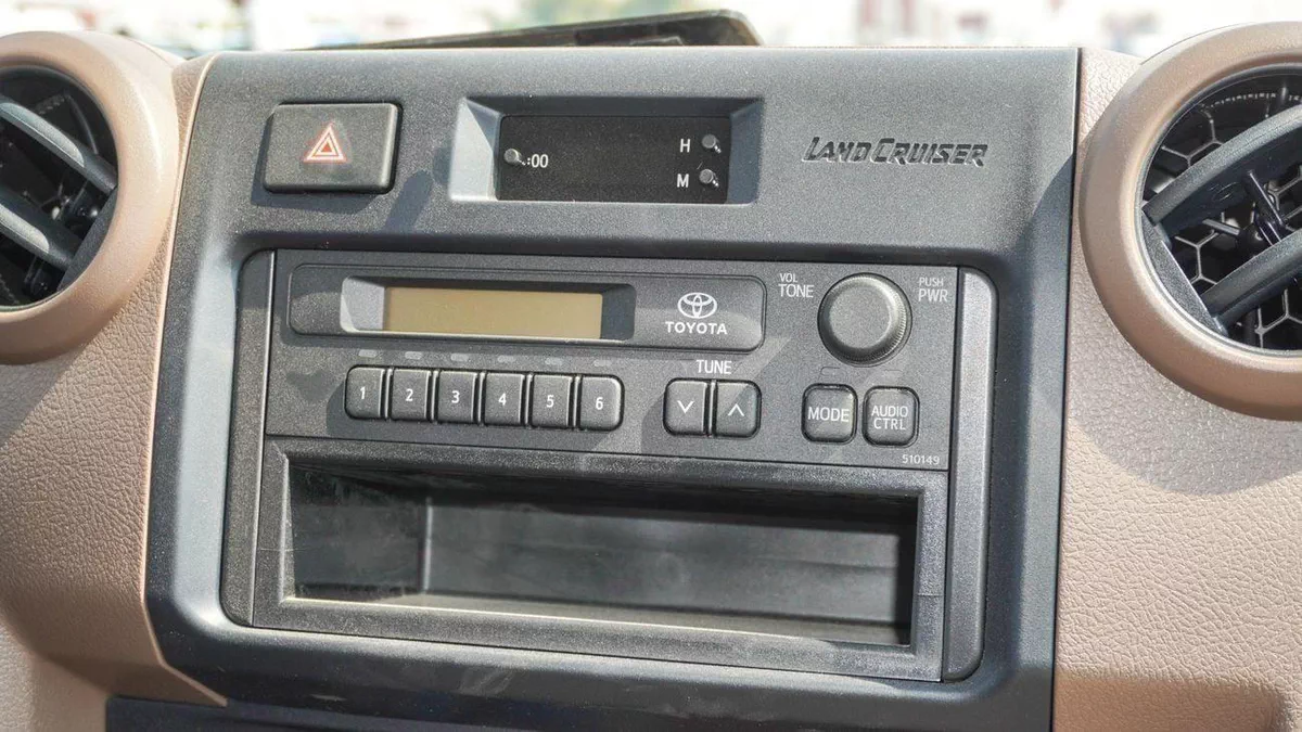 Toyota Land Cruiser Pick Up-7-0