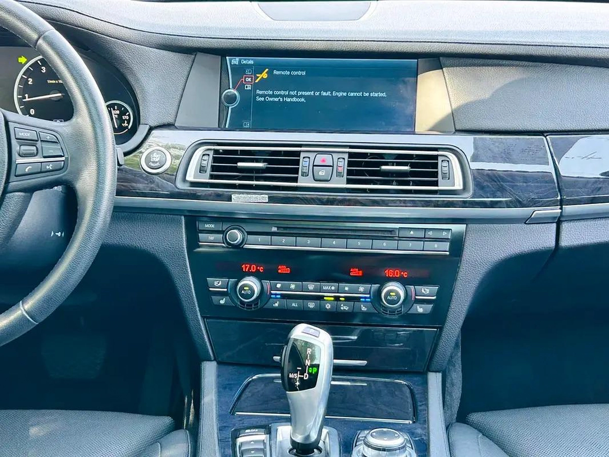 BMW 750I | 2010 | ONLY : 110417 KM | CLEAN TITLE | JAPAN IMPORT