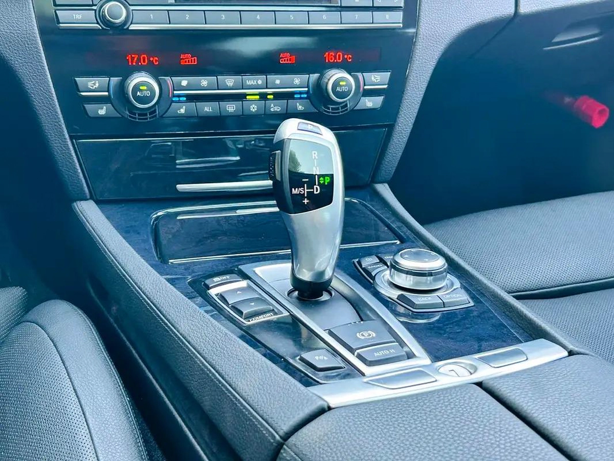 BMW 750I | 2010 | ONLY : 110417 KM | CLEAN TITLE | JAPAN IMPORT