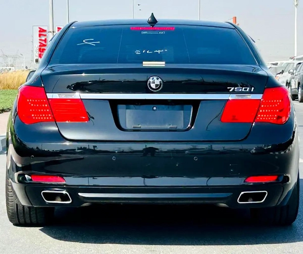 BMW 750I | 2010 | ONLY : 110417 KM | CLEAN TITLE | JAPAN IMPORT
