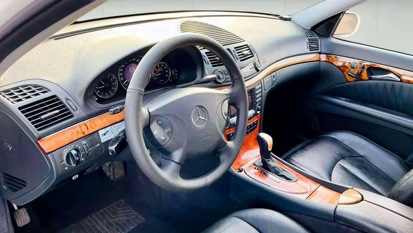 BENZ E240 | V6 | CLEAN CAR FRESH JAPAN IMPORT