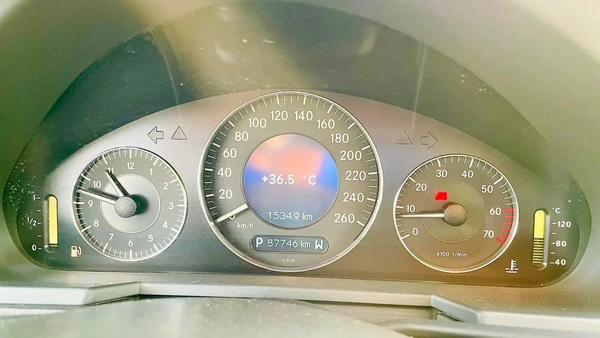 BENZ E240 | V6 | CLEAN CAR FRESH JAPAN IMPORT